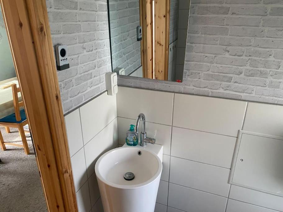 Bungalow Im Gruenen Werneuchen エクステリア 写真